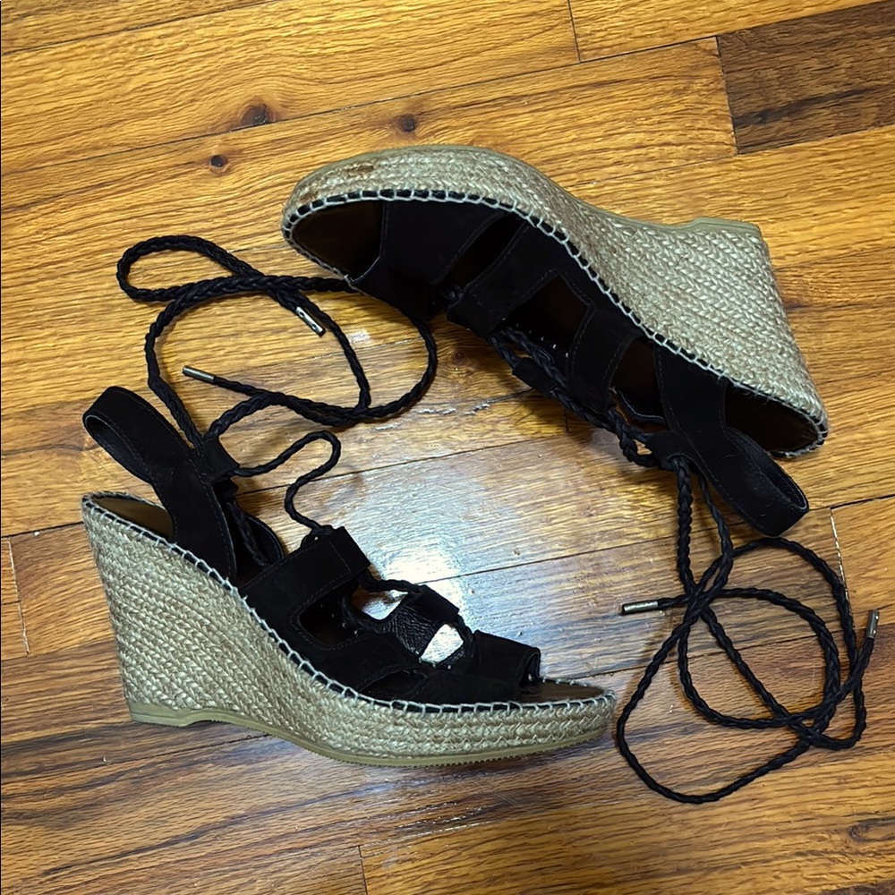 EUC Andre Assous Raina Black Suede Wedge Espadrille Sandals